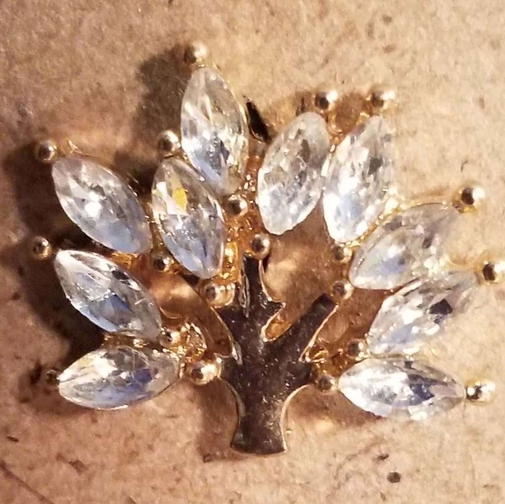 Earrings--𝅺Tree of Life in White Crystal Gems, Gold Tone - Picture 2 of 3